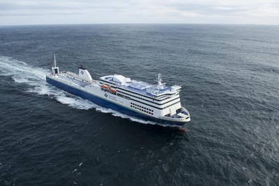 Aerial photo of a large passenger ferry surrounded by blue ocean. (CNW Group/Unifor)