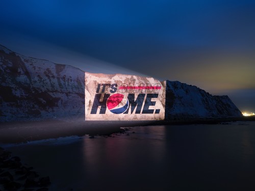 Pepsi MAX celebrates the UEFA Women’s EURO 2022 triumph with a message projected on the White Cliffs of Dover