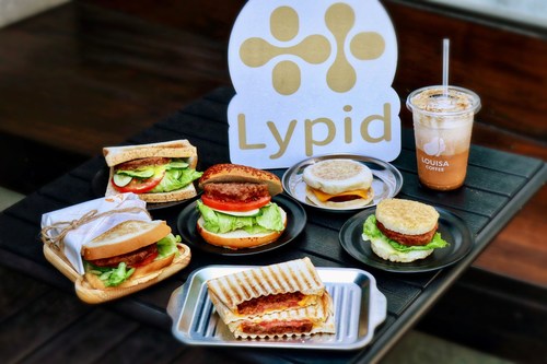 Lypid se asocia con Louisa Coffee para agregar seis productos de origen vegetal al menú. Lypid se asocia con Louisa Coffee para agregar seis productos de origen vegetal al menú.