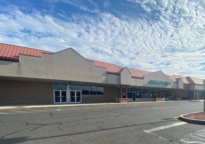 At Baywick Plaza in Bayville, N.J., the wall between the former Rite Aid (left) and the existing Dollar Tree store will be demolished to create a 21,642-sq.-ft. Dollar Tree/Family Dollar combo.