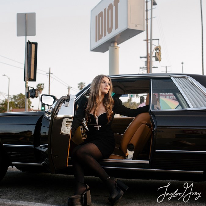 TAYLOR GREY RELEASES SECOND SINGLE "IDIOT" FROM UPCOMING BODY OF WORK - Vimarsana News