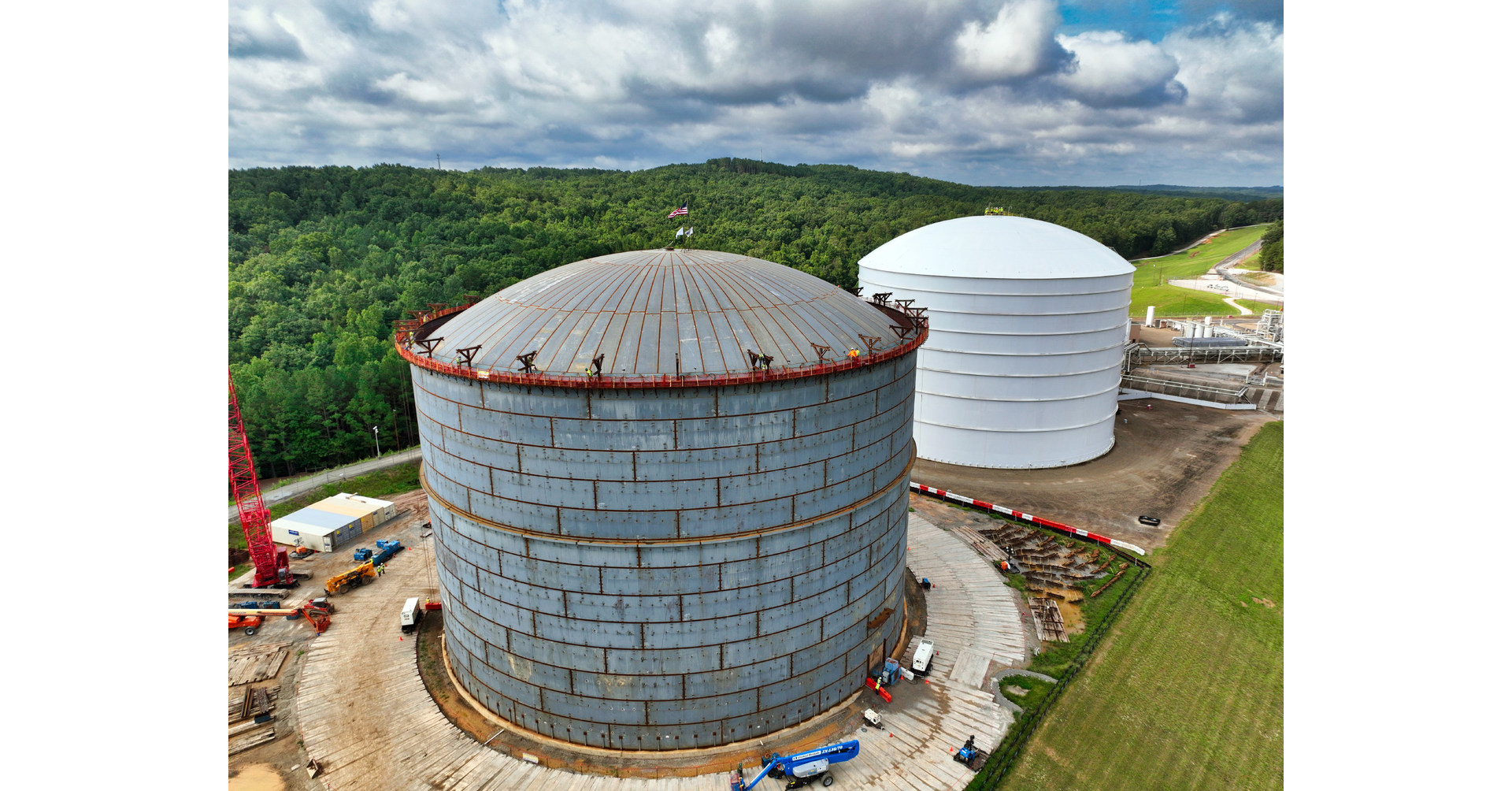 atlanta-gas-light-announces-roof-placement-for-second-lng-storage