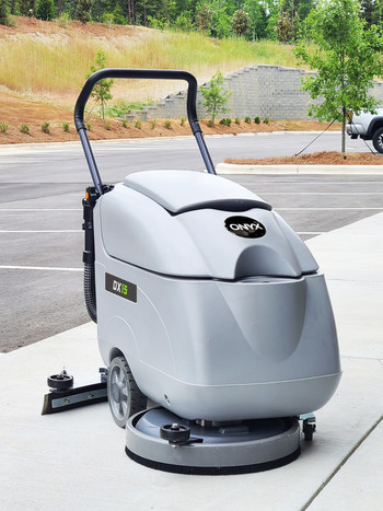 Most micro floor scrubbers have the squeegee and waste water recovery vacuum mounted right behind the scrubbing head, directly coupled on the frame of the machine.  The ONYX DX15 has a floating squeegee and waste water recovery vacuum system that is not directly coupled to the frame of the machine.  This results in no residual liquid trace marks regardless of the turning angle of the machine, and up against hard edges.