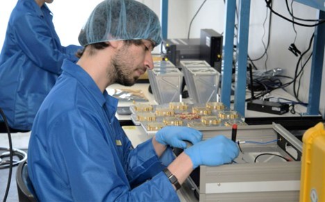 Xona Engineer Nick Manglaviti setting up hardware-in-the-loop testing at Xona’s R&D lab in San Mateo, California. (Photo: Xona Space Systems)