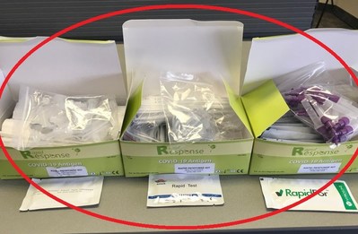 Trousses contrefaites – trois boîtes ouvertes

Le contenu varie pour chaque boîte , notamment par ses cassettes de test et ses fioles de solution tampon variés. (Groupe CNW/Santé Canada)