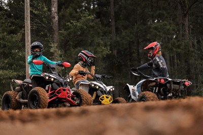 The Can-Am 2023 lineup takes four-wheel fun for the whole family to a new level. BRP 2022 (CNW Group/BRP Inc.)