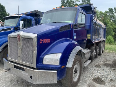 A wide range of assets from Buckeye Water Services, a fracking services and waste hauling company, are available for immediate sale from Tiger Group. The sale features multiple tractors and trucks including this 2018 Kenworth T880 10 x 4 Dump Truck.