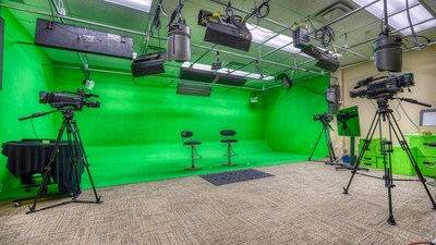 Studio B: (Green Screen)
26'(W) x 24'(L) x 10'(H) (CNW Group/Asian Television Network International Limited)