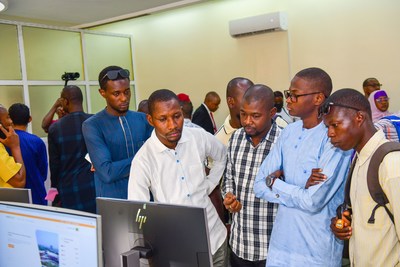 Launch of GUCE-Niger activities and inauguration of the internet room. May 12, 2022 at the Chamber of Commerce and Industry of Niger (CCIN)
Economic operators in the new internet room connecting to the GUCE-Niger platform (PRNewsfoto/Webb Fontaine) Launch of GUCE-Niger activities and inauguration of the internet room. May 12, 2022 at the Chamber of Commerce and Industry of Niger (CCIN)
Economic operators in the new internet room connecting to the GUCE-Niger platform (PRNewsfoto/Webb Fontaine)