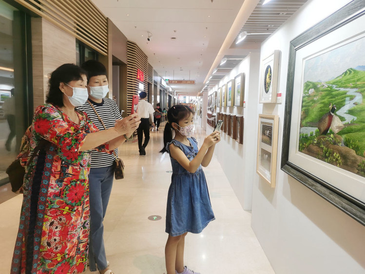 Inner Mongolia Hinggan League Exhibition of Embroideries by Farmers and Herdsmen Opens in Beijing - Vimarsana News
