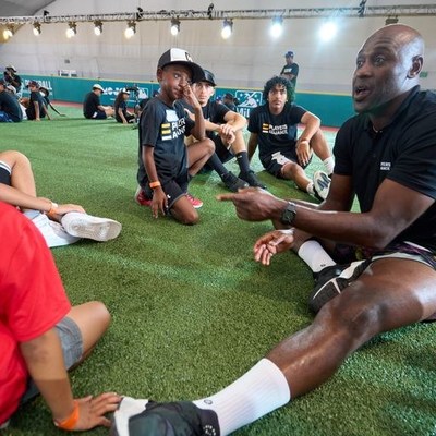 Former MLB Player, Gary Matthews brings his lessons eye level