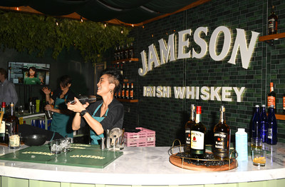 Jameson Irish Whiskey brings its award-winning distillery from Dublin’s Bow St. to New Yorkers’ doorsteps with the U.S. debut of the Jameson Distillery on Tour – at Hudson Yards until September 7.