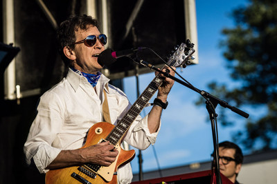 Daredevil Falls frontman Kevin Kimberlin on stage playing his '57 Gibson Les Paul Sunburst that was allegedly once owned by John Lennon. (Credit: JAGstudios)