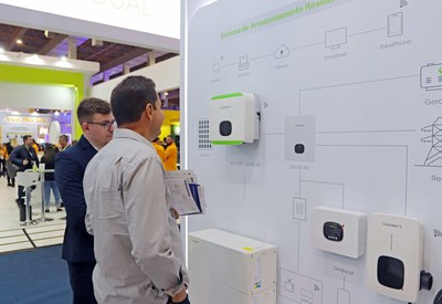 A Growatt apresentou suas soluções confiáveis e inteligentes de armazenamento de energia