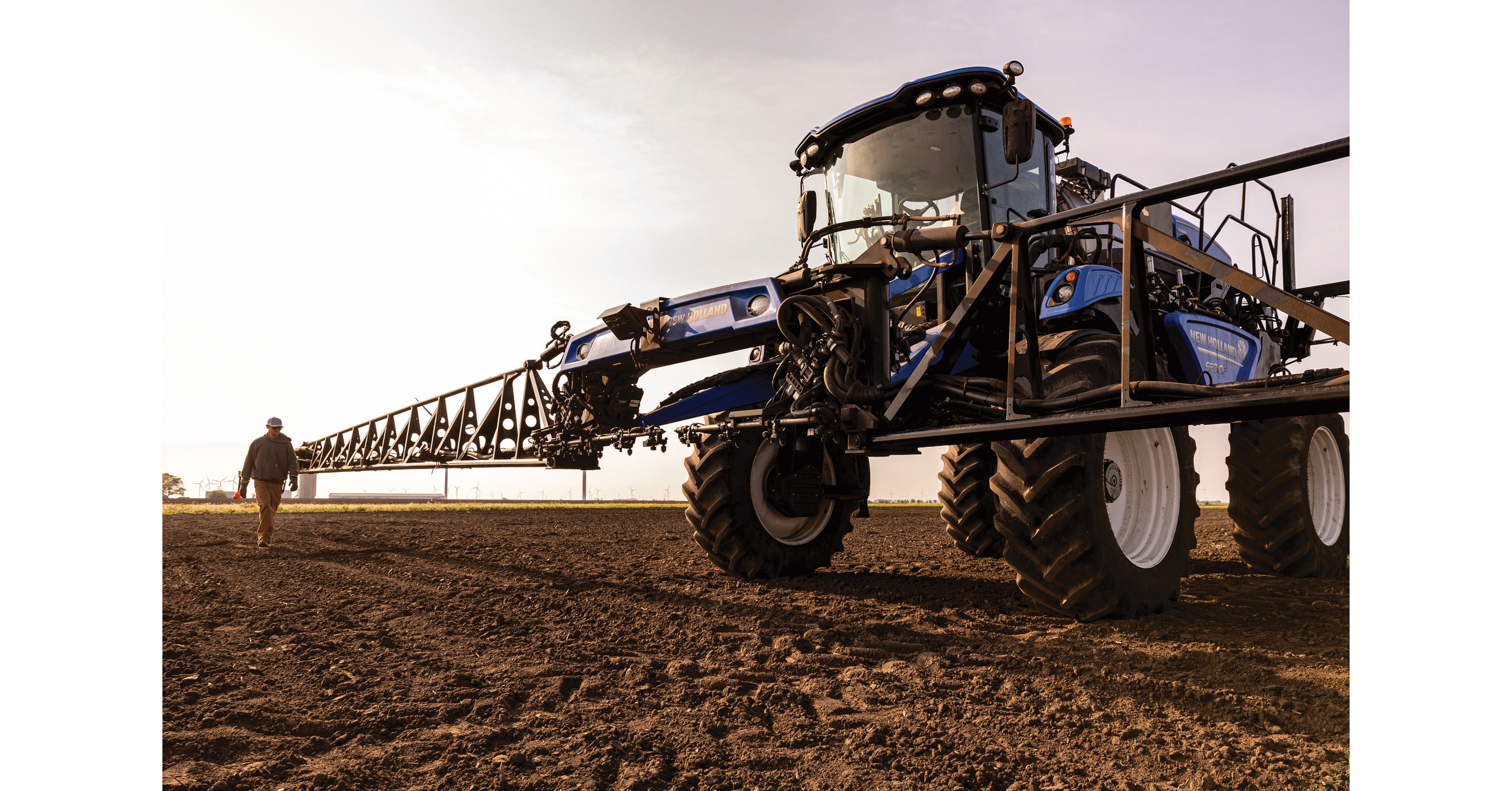 New Holland Agriculture Publicly Launches the Industry's First All-Electric  Utility Tractor with Autonomous Features -- the Revolutionary T4 Electric  Power Tractor