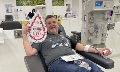 A Global Blood Hero donates at a blood centre in Sydney, NSW. (Credit: Who is Hussain) (PRNewsfoto/Who is Hussain)