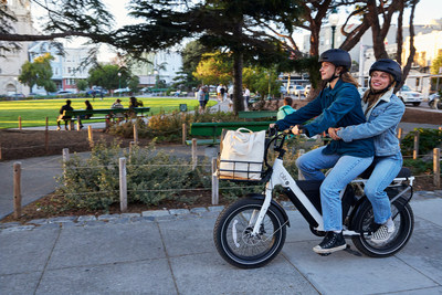 The Dubbel, a compact motorcycle-inspired e-bike designed for social adventures, family time and practical utility.