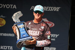 Schmitt Claims Close Win At Bassmaster Elite Series Event On Mississippi River