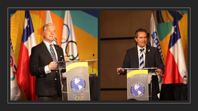 Paul J. Foster, director ejecutivo de Global Esports Federation (izquierda) y Neven Ilic, presidente de Panam Sports (derecha) hablan en la 60.ª Asamblea General de Panam Sports en Santiago el 31 de agosto de 2022.