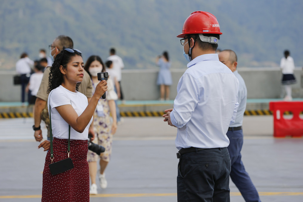 International Web Influencers Visit the Three Gorges Dam Area to Gain an Understanding of the Combined Benefits of the Massive Project - Vimarsana News