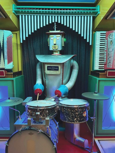 Close-up of a robot drummer from the Gebroeders Decap dance organ with robot musician figures, Belgium, 1963. One of only three made in a 105-key configuration.  Plays beautifully, great sound and animation.  Estimate $100,000 to $200,000
