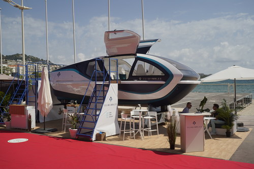 The first life-size version of the SeaBubble is now ready /SeaBubbles at YCF (France)