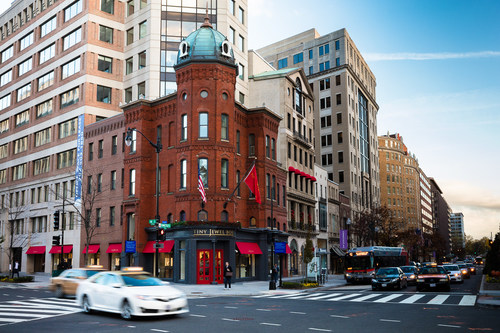 Tiny Jewel Box front entrance prior to opening of Rolex shop on Connecticut Avenue. Tiny Jewel Box front entrance prior to opening of Rolex shop on Connecticut Avenue.