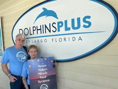 Lissett and Paul Mckee at DolphinsPlus in Key Largo, Florida as 2022 Dream Makers Miracle Fund recipients