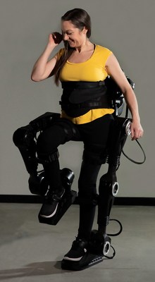 Human in Motion Robotics' XoMotion Exoskeleton for Robotic Rehabilitation (CNW Group/Human in Motion Robotics Inc.)