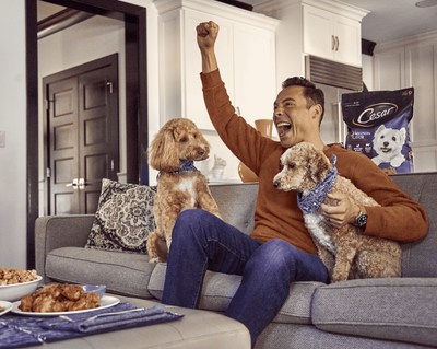 Food Network host, chef and author, Jeff Mauro, and his pups Pinot G and JoJo, teamed up with the CESAR brand to share a pup-perfect game day menu inspired by fan-favorite foods, leading with the first-ever CESAR 7-Layer.