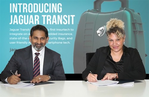 CEO’s of Jaguar Transit and AgaDigital sign agreement in Istanbul.