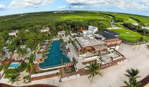 Fairmont Mayakoba Unveils Epic New Beach Club, Maykana