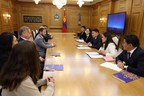 PM meets major film studios to discuss development of Mongolian film industry