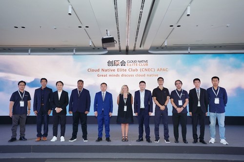 Ceremonia de lanzamiento de Cloud Native Elite Club (CNEC) APAC (PRNewsfoto/HUAWEI CLOUD)