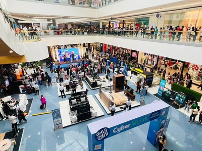 Crowds troop to SM malls with more relaxed community restrictions
