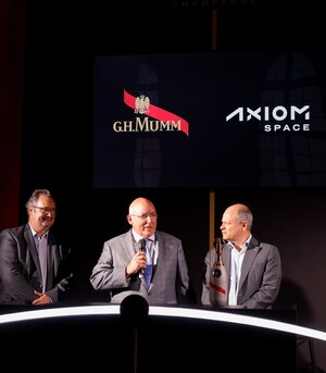 La Maison Mumm annonce sa collaboration avec Axiom Space pour déguster le Champagne Mumm Cordon Rouge Stellar : le premier champagne adapté à la zéro gravité