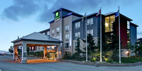 Holiday Inn Express & Suites, Niagara Falls, NY (CNW Group/K2 Group)
