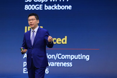 Zhao Zhipeng, Vice President of Huawei's Data Communication Product Line, delivered a keynote speech entitled 