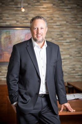 Stphane Chevigny, Prsident du Groupe Intersand Canada, est heureux d'annoncer l'acquisition des actifs manufacturiers de VersaPet,  Etobicoke en Ontario, Canada. (Groupe CNW/Le Groupe Intersand Canada)