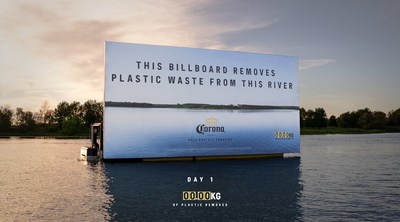 Day one of the Corona Plastic Collecting Billboard launching in Boucherville, QC. Follow along @CoronaCanada for regular updates on the amount of waste collected by the billboard. (CNW Group/Corona Canada)