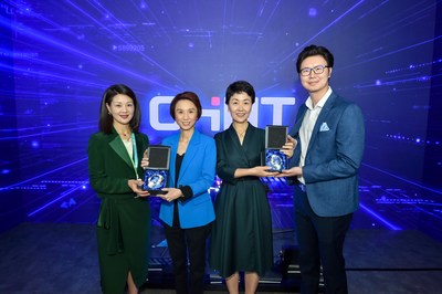 Left to right: Ms. Zheng Bei Bei, Minister of State Low Yen Ling, Her Excellency Sun Haiyan, and Mr. Johnson Luu at CHINT’s Asia Pacific Innovation Lab and Headquarters launch event.