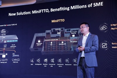 Zhou Tao, Director, Huawei Enterprise Optical Product Marketing & Solution Sales Dept launched Huawei MiniFTTO solution (PRNewsfoto/Huawei)