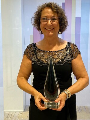 Raymond James félicite Cindy Boury, lauréate du prix Femme de distinction 2022