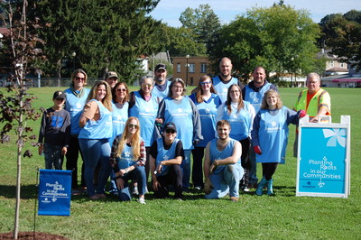 Cogeco employees in Ontario, Québec and in the United States at work during 1Cogeco Community Involvement Day #Cogecommunity (CNW Group/Cogeco Inc.) (CNW Group/Cogeco Inc.)