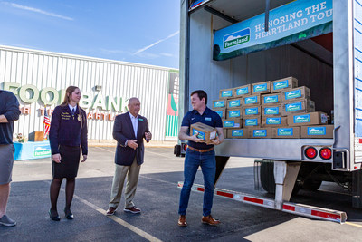 Representatives from Farmland, Food Bank for the Heartland, and Nebraska FFA Association unload a portion of a large-scale protein donation to the Food Bank, which will provide more than 115,000 servings of protein to families and individuals effected by food insecurity across the Heartland.