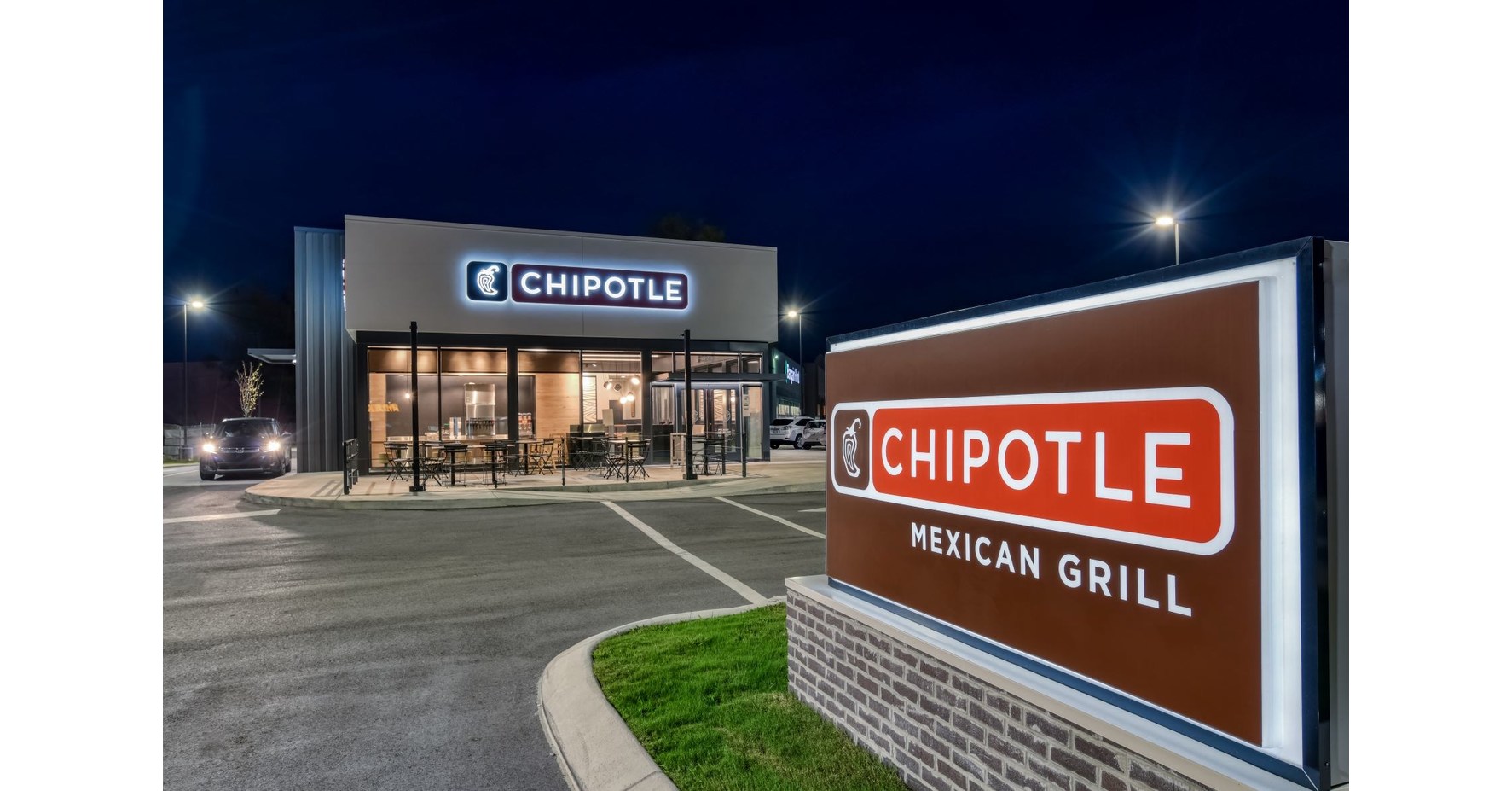 CHIPOTLE PILOTS ADVANCED TECHNOLOGY ENHANCE THE EMPLOYEE AND GUEST EXPERIENCE