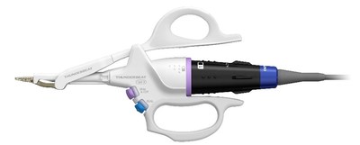 A part of Olympus’ THUNDERBEAT portfolio of hybrid energy devices, the THUNDERBEAT Open Fine Jaw Type X device delivers both ultrasonic and bipolar energy simultaneously for tissue management, including hemostatic cutting and dissection, in laparoscopic surgery and open surgery.