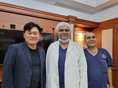 Mickey, Dr. Rajendra Badwe and Dr. Pankaj Chaturvedi (from left) at Tata Memorial Centre