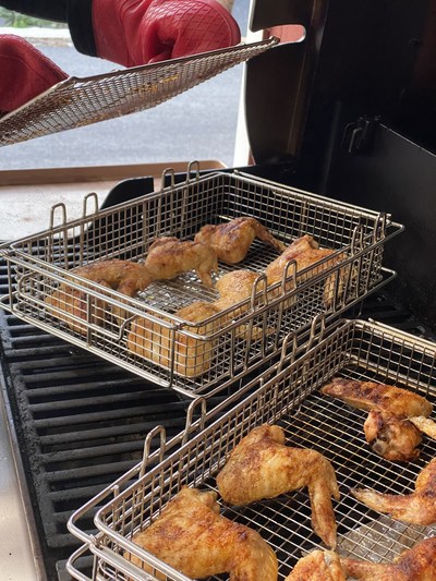 Basquettes are perfect for making your favorite Game Day foods. Use in both the oven and on the grill to air-fry, roast, crisp, dehydrate, rotisserie, grill, smoke and cool. Heavy-duty stainless steel - dishwasher and metal-utensil safe.