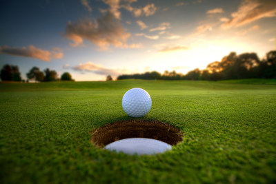 Soutenez les organismes communautaires de L'Île-Bizard-Sainte-Geneviève et jouez au célèbre Club de golf Royal Montréal! (Groupe CNW/Arrondissement de L'Île-Bizard - Sainte-Geneviève (Ville de Montréal))